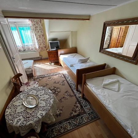 Hotel Talizman Etterem Panzio à Miskolc Extérieur photo
