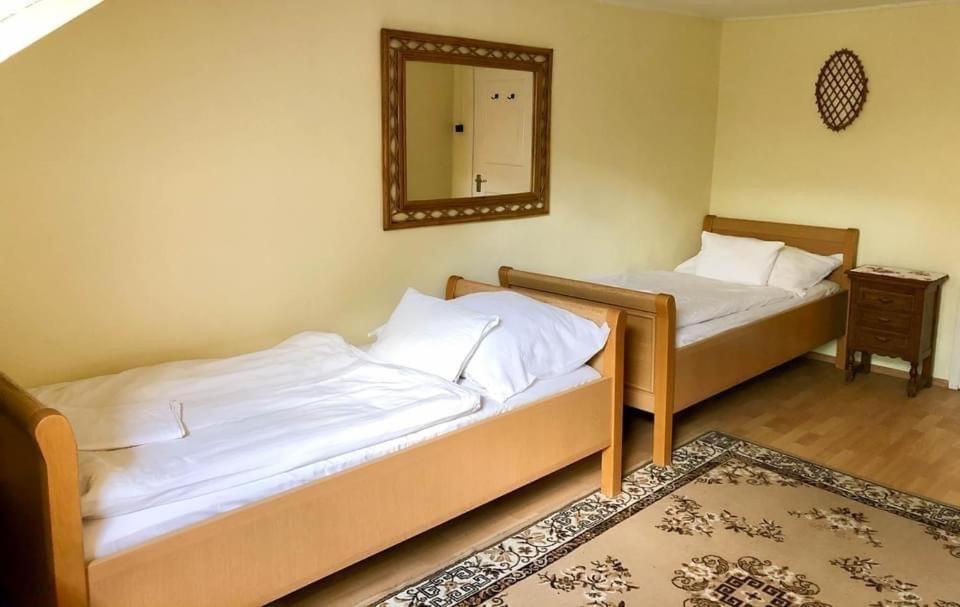 Hotel Talizman Etterem Panzio à Miskolc Extérieur photo